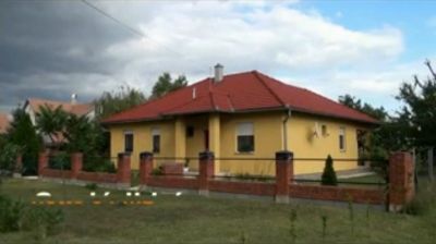 Elad csaldi hz Velencn