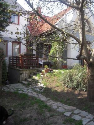 Elad csaldi hz Sopron csendes rszn